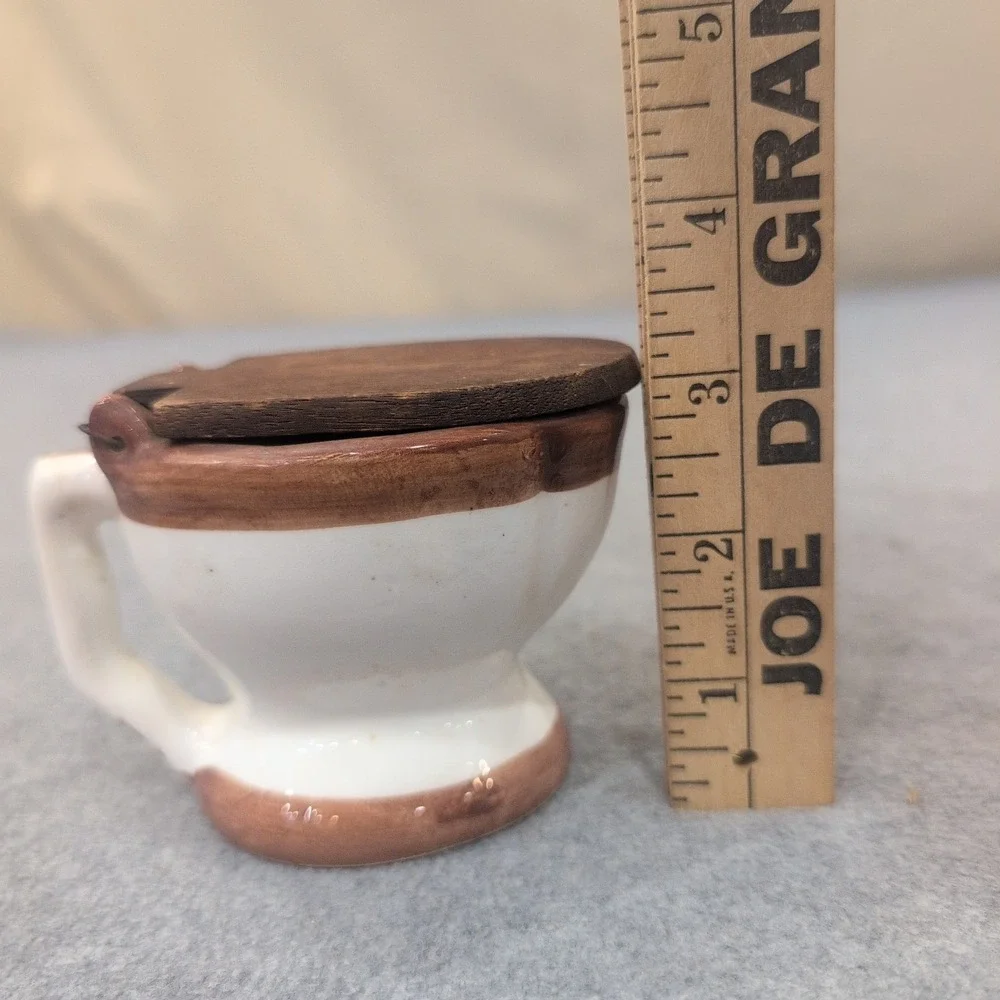 Vintage Ceramic Toilet Goodbye Cruel World Novelty Mug with Wooden Lid Gag Gift - Picture 5 of 6